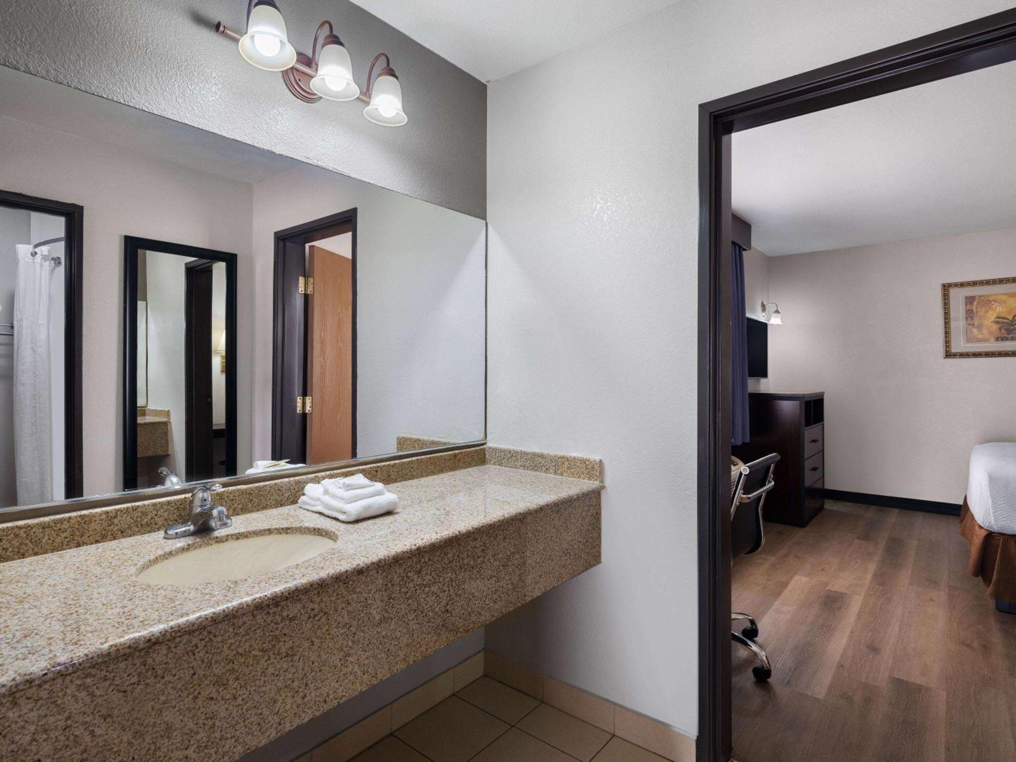 Travelodge By Wyndham Tucson Az Cortaro Экстерьер фото