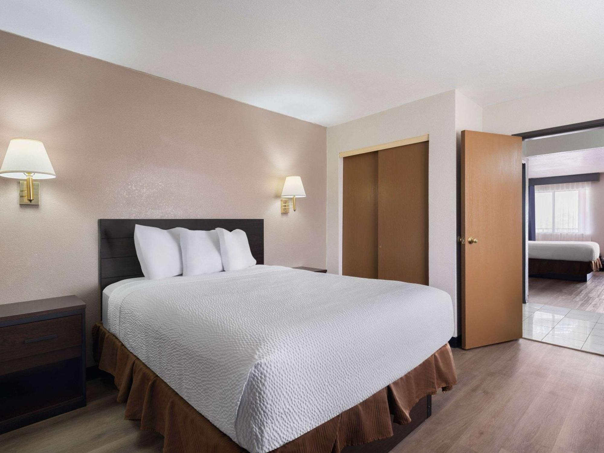 Travelodge By Wyndham Tucson Az Cortaro Экстерьер фото